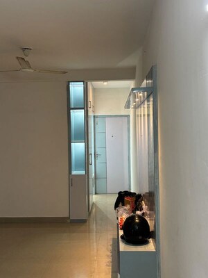 Room in 2 BHK Apartment at Suncity Avenue 76, Sector 76 – for Rent