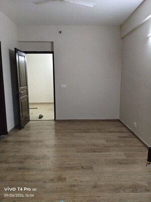 Room in 3.5 BHK Apartment at Lotus Panache, Sector 110 – for Rent