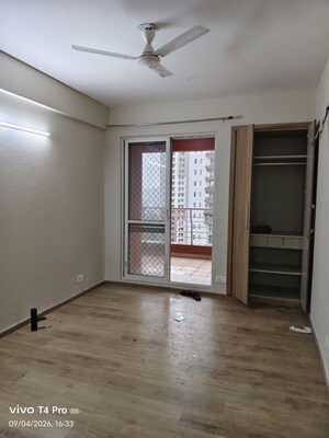 Room in 3.5 BHK Apartment at Lotus Panache, Sector 110 – for Rent