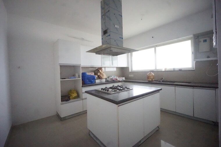 Kitchen, marvel-albero 4 Bedroom 3440 Sq.Ft. Penthouse In Kondhwa Pune 10649442