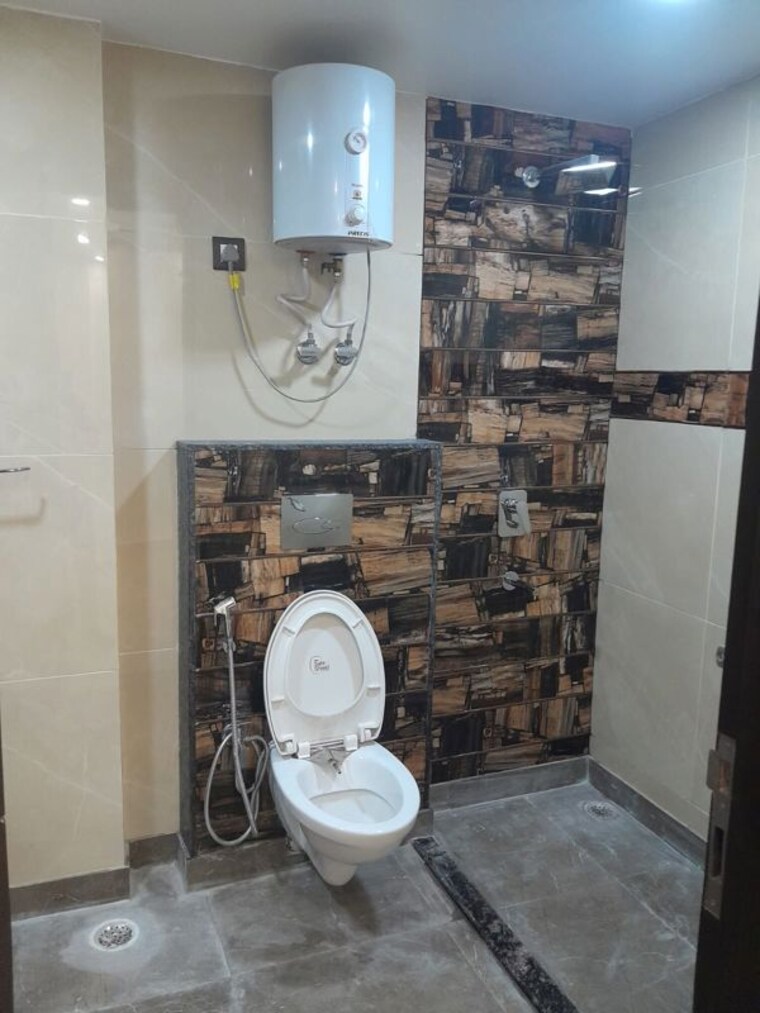 Bathroom, sector 57 3 Bedroom 2500 Sq.Ft. Builder Floor In Sector 57 Gurgaon 10649448