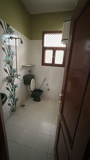 Bathroom in 1 BHK Independent House at Sector 46 – for Rent
