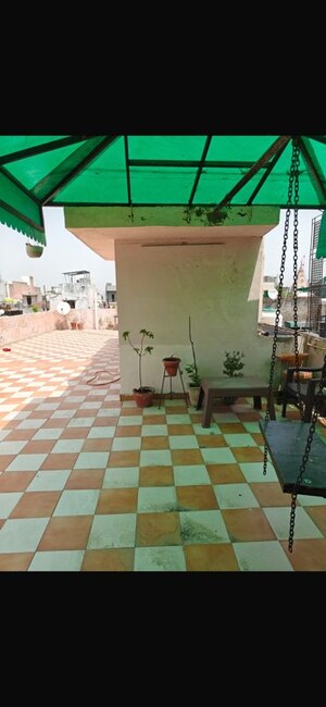 Team Area in 3 BHK Builder Floor at Rajouri Garden – for Rent