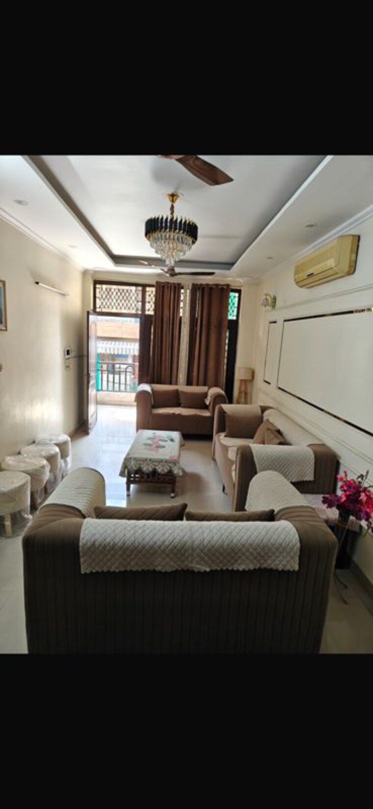 Living Room, rajouri garden 3 Bedroom 160 Sq.Yd. Builder Floor In Rajouri Garden Delhi 10649482