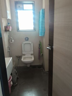 Bathroom in 4 BHK Apartment at Matunga West – for Rent