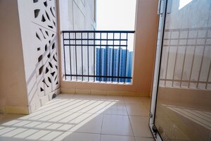 Room in 2 BHK Apartment at Panchsheel Greens, Sector 16 Greater Noida – for Sale