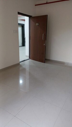 Room in 2 BHK Apartment at Mahindra Happinest Tathawade Phase 1, Tathawade – for Rent