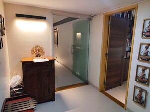 Room in 4 BHK Apartment at Water Front Apartment, Kalyani Nagar – for Rent