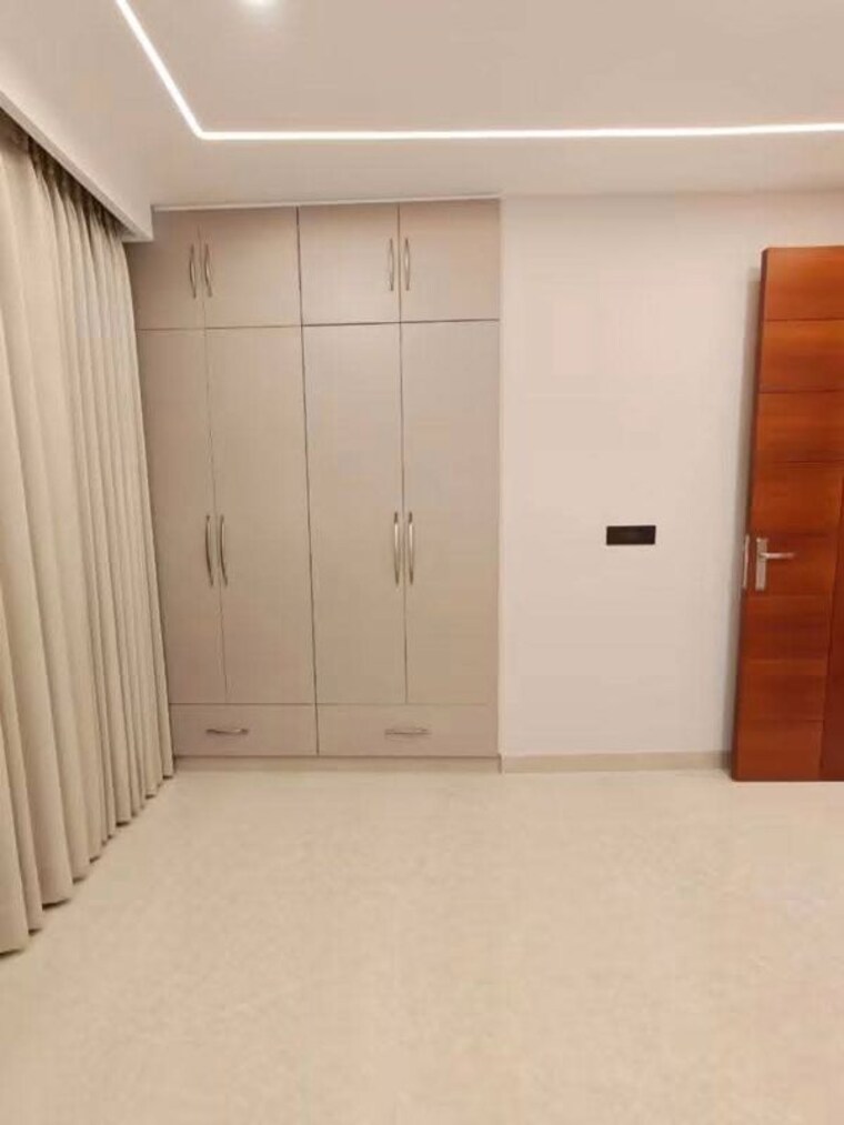 Room, freedom fighters enclave 2 Bedroom 1100 Sq.Ft. Apartment In Freedom Fighters Enclave Delhi 10649533