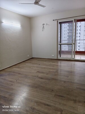 Room in 3.5 BHK Apartment at 3C Lotus Panache, Sector 110 – for Rent