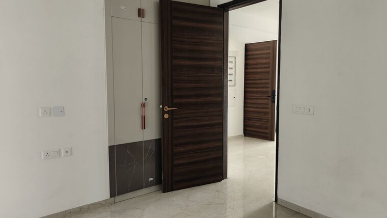 Bathroom, smart-world-orchard 3 Bedroom 1680 Sq.Ft. Apartment In Sector 61 Gurgaon 10649564