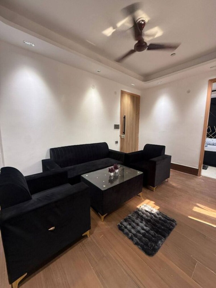 Living Room, freedom fighters enclave 2 Bedroom 950 Sq.Ft. Apartment In Freedom Fighters Enclave Delhi 10649597