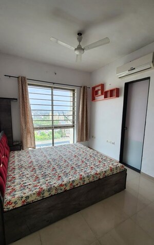 Bedroom in 3 BHK Apartment at Sheth Vasant Lawns, Laxmi Nagar – for Rent