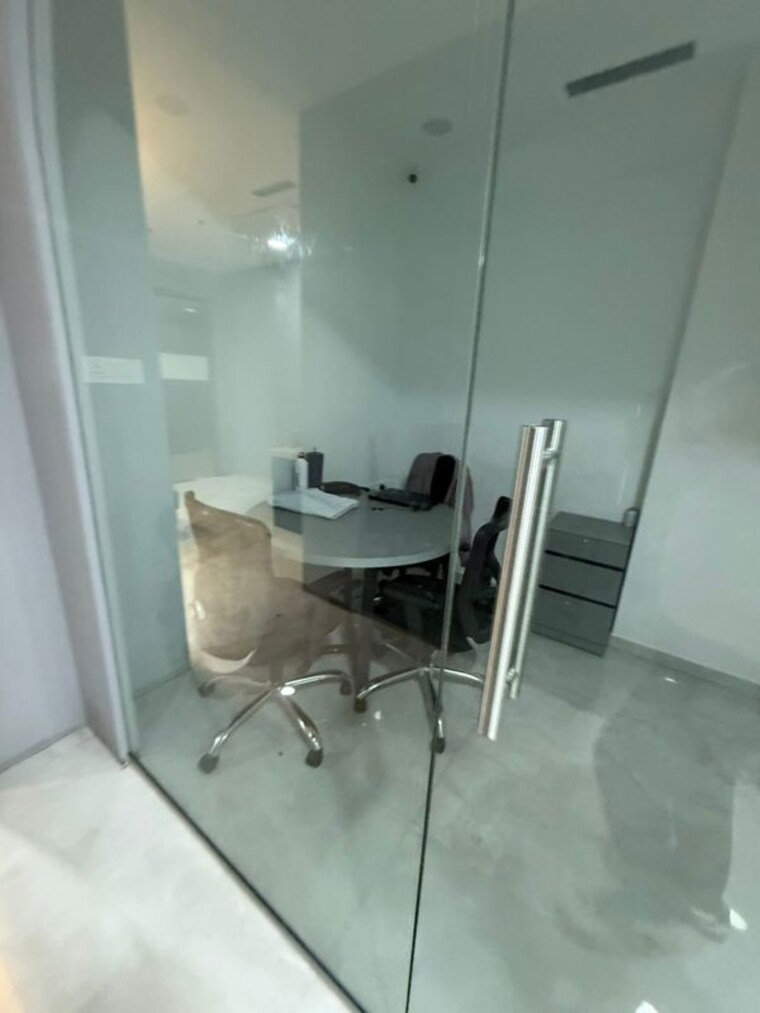 Bathroom, lodha-supremus-andheri Commercial Office Space 900 Sq.Ft. In Andheri East Mumbai 10649627