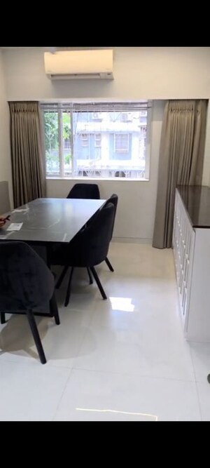 Team Area in 3 BHK Apartment at Heritage View Vile Parle, Vile Parle West – for Rent