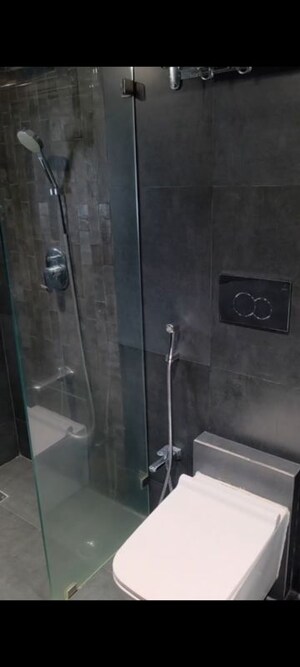 Furnished Amenities in 3 BHK Apartment at Heritage View Vile Parle, Vile Parle West – for Rent