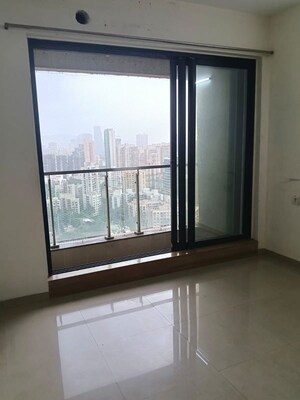 Room in 2 BHK Apartment at Rustomjee Elanza, Malad West – for Rent