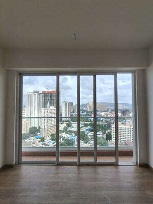 Room in 3 BHK Apartment at One Indiabulls Thane, Pokhran Road No Two – for Rent