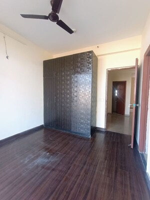 Room in 2 BHK Apartment at Mahagun Mywoods, Sector 16c Greater Noida – for Rent