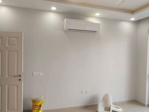 Furnished Amenities in 3.5 BHK Apartment at Emaar MGF Emerald Hills, Sector 65 – for Rent