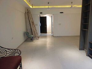Room in 3 BHK Apartment at Prabhadevi – for Sale
