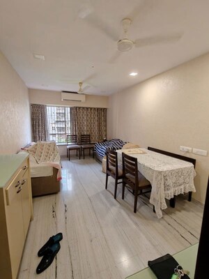 Team Area in 2 BHK Apartment at Prabhadevi – for Rent