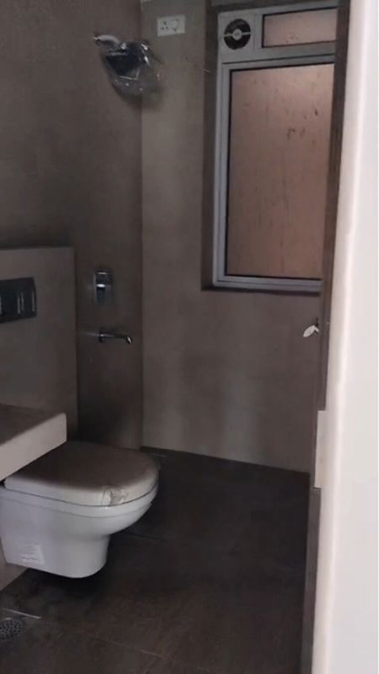 Bathroom, deonar 2 Bedroom 932 Sq.Ft. Apartment In Deonar Mumbai 10649691