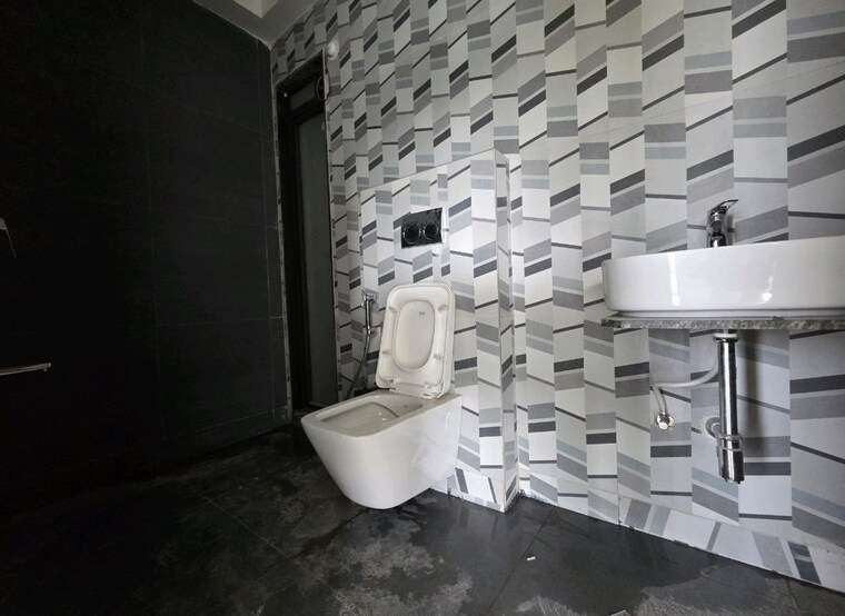 Bathroom, dhamji-shamji-mahavir-spring-tulip-phase-1 2 Bedroom 720 Sq.Ft. Apartment In Pokhran Road No Two Thane 10649713