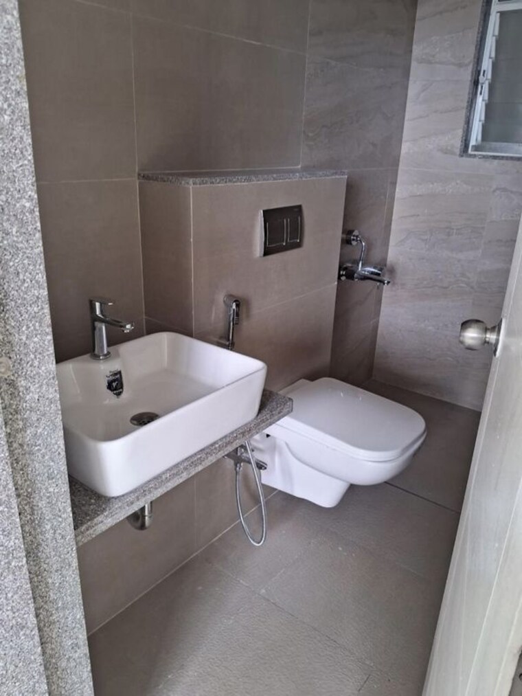 Bathroom, rohan-ananta-phase-1 2 Bedroom 689 Sq.Ft. Apartment In Tathawade Pune 10649722