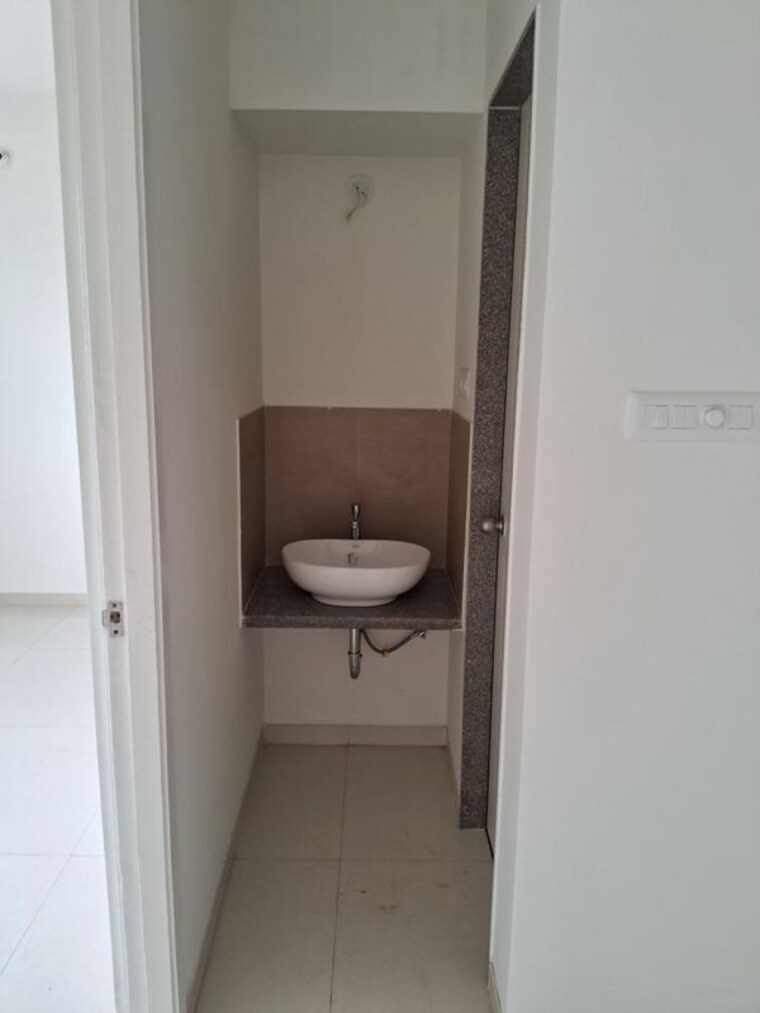 Bathroom, rohan-ananta-phase-1 2 Bedroom 689 Sq.Ft. Apartment In Tathawade Pune 10649722