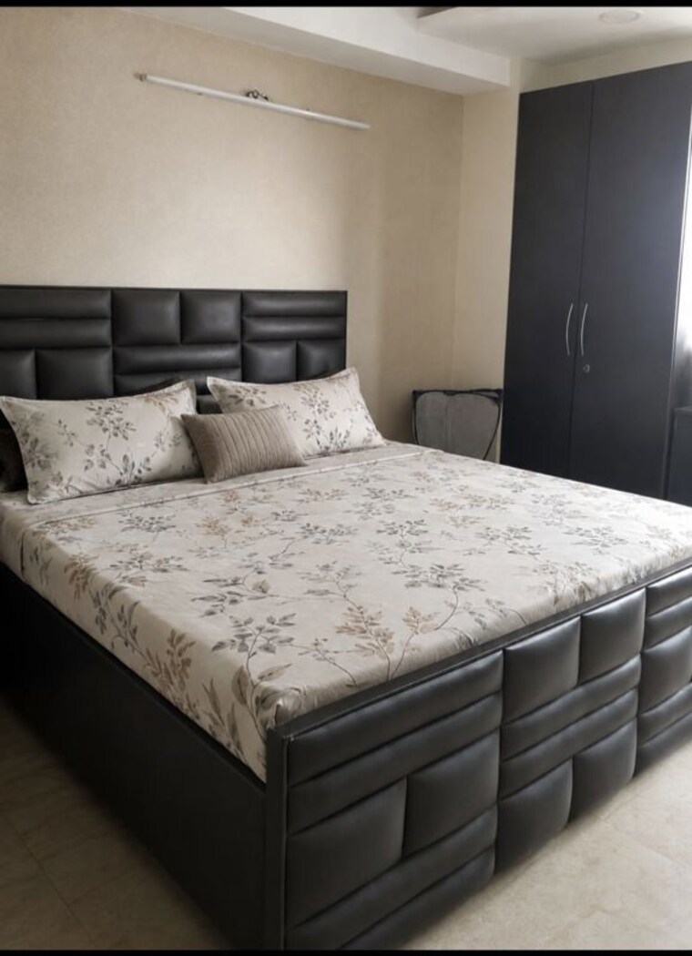 Bedroom, sector 57 3 Bedroom 2580 Sq.Ft. Builder Floor In Sector 57 Gurgaon 10649720