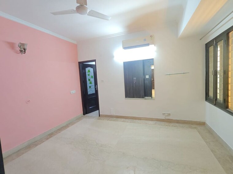 Bedroom, vasant kunj 3 Bedroom 1800 Sq.Ft. Apartment In Vasant Kunj Delhi 10649606