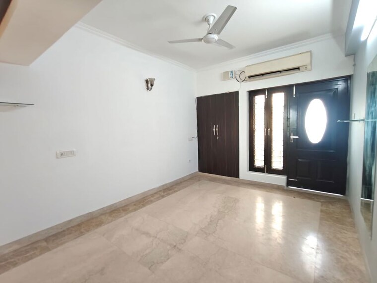 Bedroom, vasant kunj 3 Bedroom 1800 Sq.Ft. Apartment In Vasant Kunj Delhi 10649606