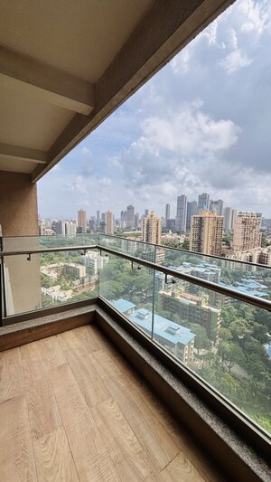 2.5 BHK Apartment For Rent in Prestige Siesta, Mulund West