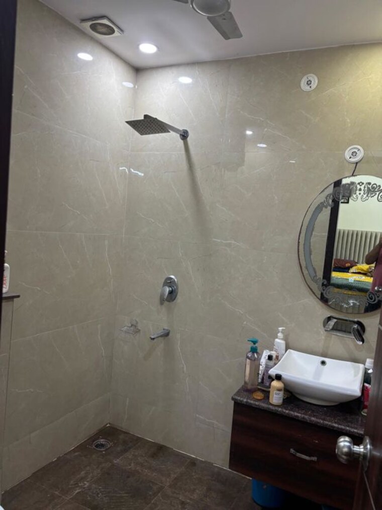Bathroom, sector 57  2560 Sq.Ft. Builder Floor In Sector 57 Gurgaon 10649737