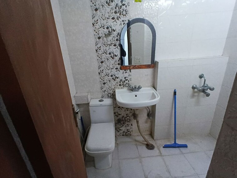 Bathroom, sector 57  2560 Sq.Ft. Builder Floor In Sector 57 Gurgaon 10649737