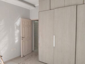 Room in 3.5 BHK Apartment at Emaar Emerald Floors Premier, Sector 65 – for Rent