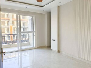 Room in 3.5 BHK Apartment at Emaar Emerald Floors Premier, Sector 65 – for Rent