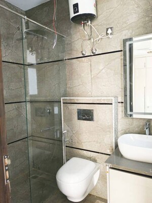 Bathroom in 3.5 BHK Apartment at Emaar Emerald Floors Premier, Sector 65 – for Rent