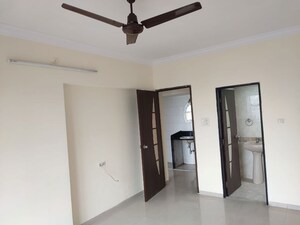 Room in 3 BHK Apartment at Neha Heena Gaurav Jewels, Goregaon East – for Rent