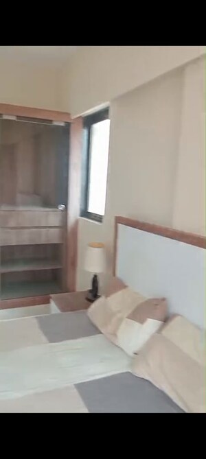 Furnished Amenities in 3 BHK Apartment at Aarya Apartment, Khar West – for Rent