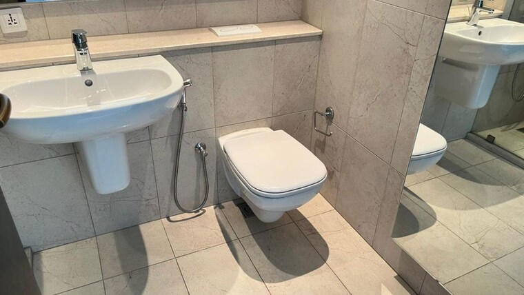 Bathroom, panchshil-towers 4 Bedroom 3400 Sq.Ft. Apartment In Kharadi Pune 10649760