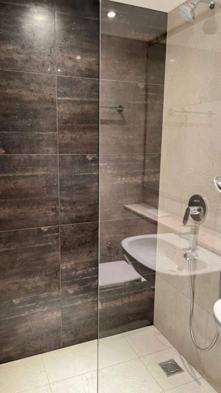 Bathroom, panchshil-towers 4 Bedroom 3400 Sq.Ft. Apartment In Kharadi Pune 10649760
