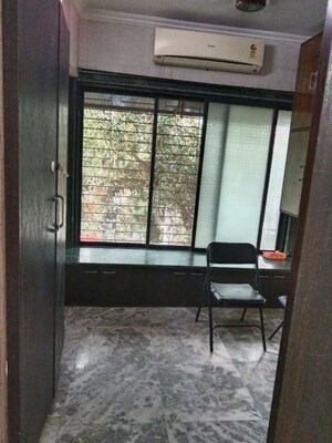 Room in 1.5 BHK Apartment at Dudhsagar Apartment, Goregaon East – for Rent
