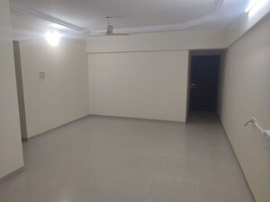 Room in 3 BHK Apartment at Neha Heena Gaurav Jewels, Goregaon East – for Rent