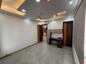 Room in 3 BHK Apartment at Ameya Sapphire 57, Sector 57 – for Rent