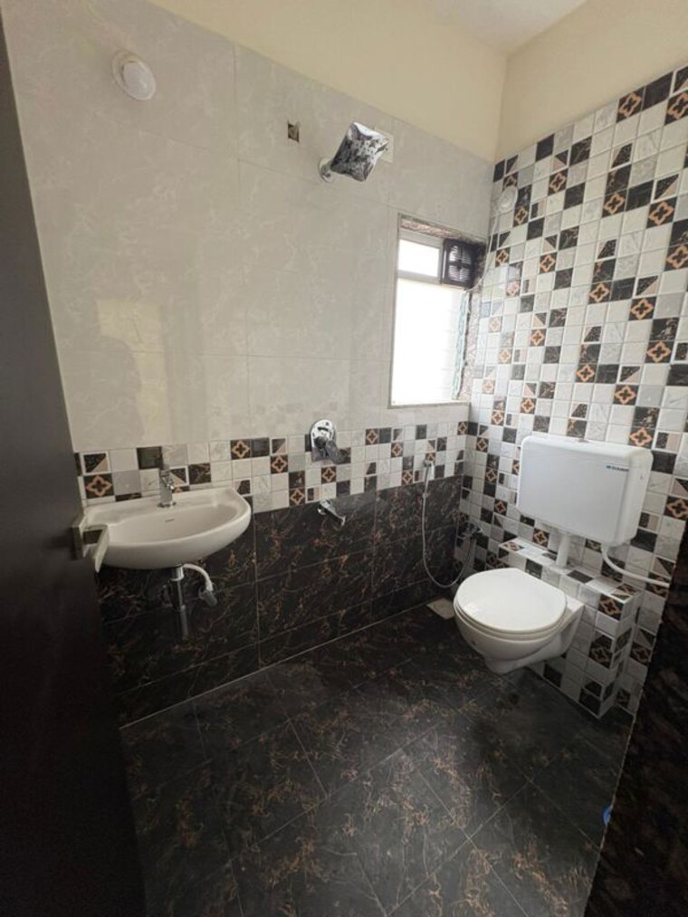 Bathroom, vedant-sumeet-elite 1 Bedroom 400 Sq.Ft. Apartment In Balkum Pada Thane 10649806