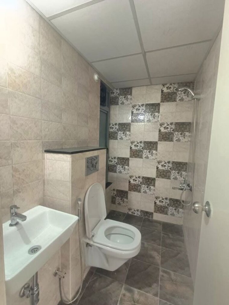 Bathroom, mahindra-happinest-tathawade-phase-1 2 Bedroom 620 Sq.Ft. Apartment In Tathawade Pune 10649799