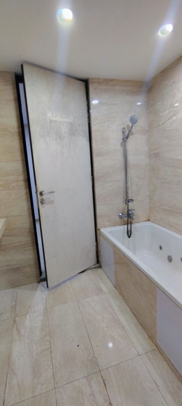 Bathroom, hiranandani-rodas-enclave-leona 4 Bedroom 2200 Sq.Ft. Apartment In Ghodbunder Road Thane 10649808