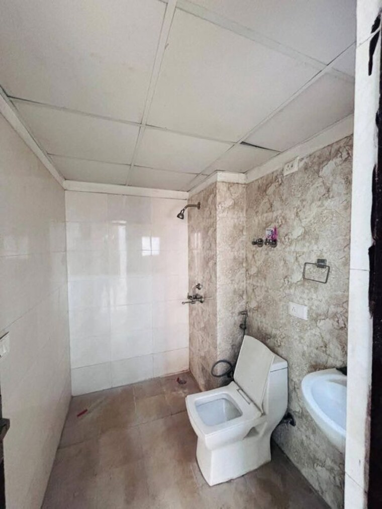 Bathroom, omkar-royal-nest 3 Bedroom 1425 Sq.Ft. Apartment In Tech Zone 4 Greater Noida Greater Noida 10649827